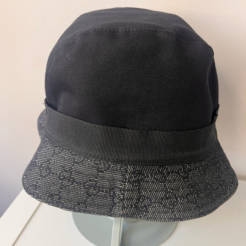 Canvas Gucci bucket hat with GG denim print. 94% cotton 6% polyurethane. - Picture 2 of 9